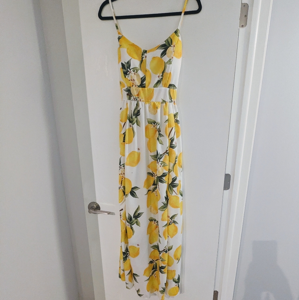 NWOT Chic Lemon Print Maxi Dress Perfect For Summer